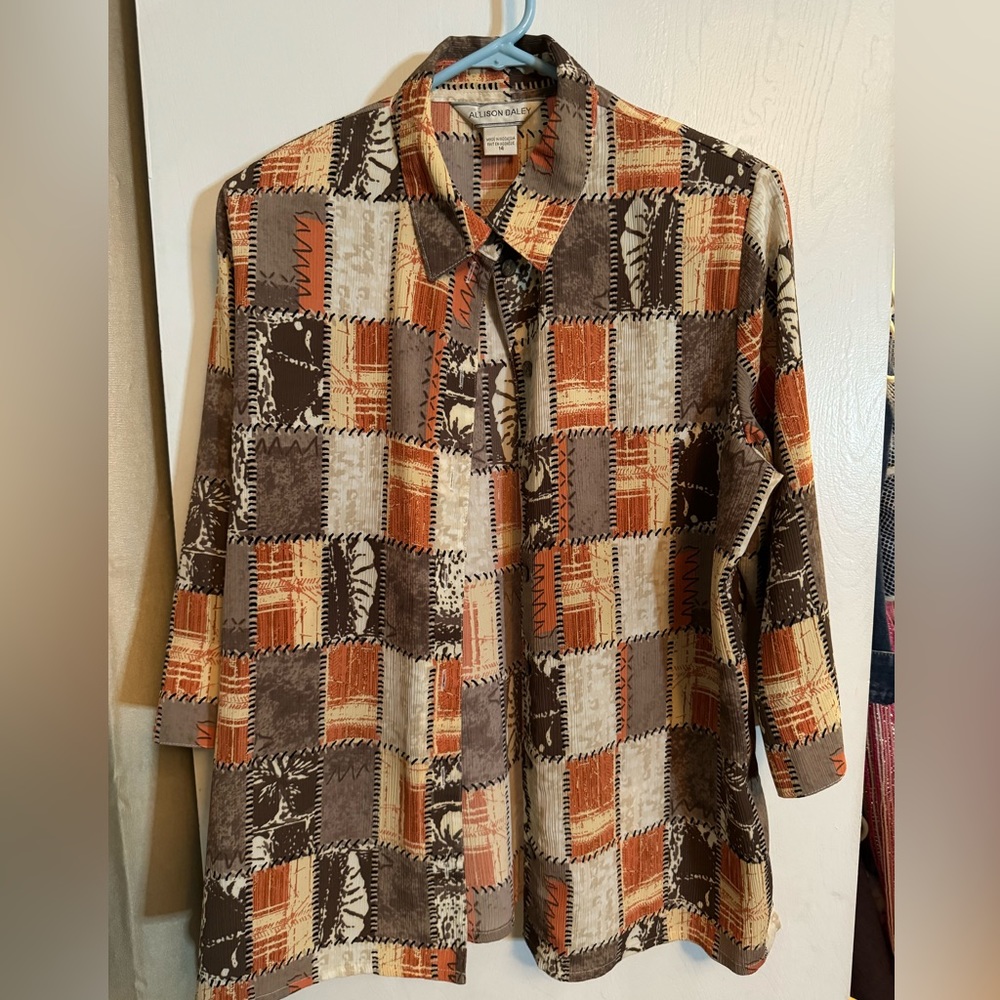 Allison Daley button-up blouse in size 14 with brown/orange pattern